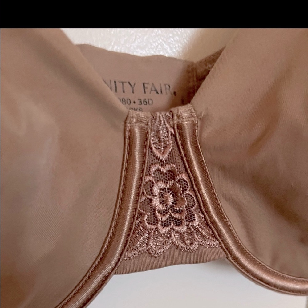 Vanity Fair 36D Soft Cup Underwire Bra - Picture 2 of 7
